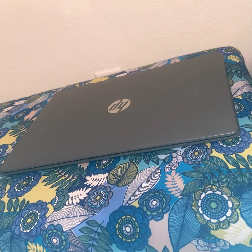Used/ like new condition. Could use new battery for longer charge life.